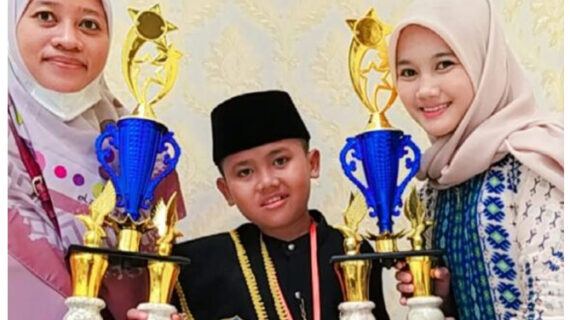 ARDAN SISWA BANAT-BANIN YANG SABET DUA TROPHY KEBANGGAAN YAK CILIK LAMONGAN DI TAHUN 2021