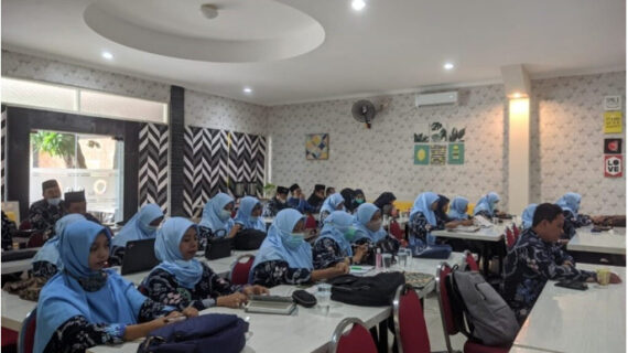 GURU BANAT-BANIN BELAJAR PEMBELAJARAN MELALUI SE-LITER LITERASI