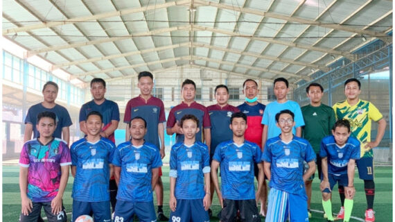 SDNU Banat-Banin dan MI Murni Sunan Drajat akrab di laga silaturrahmi futsal